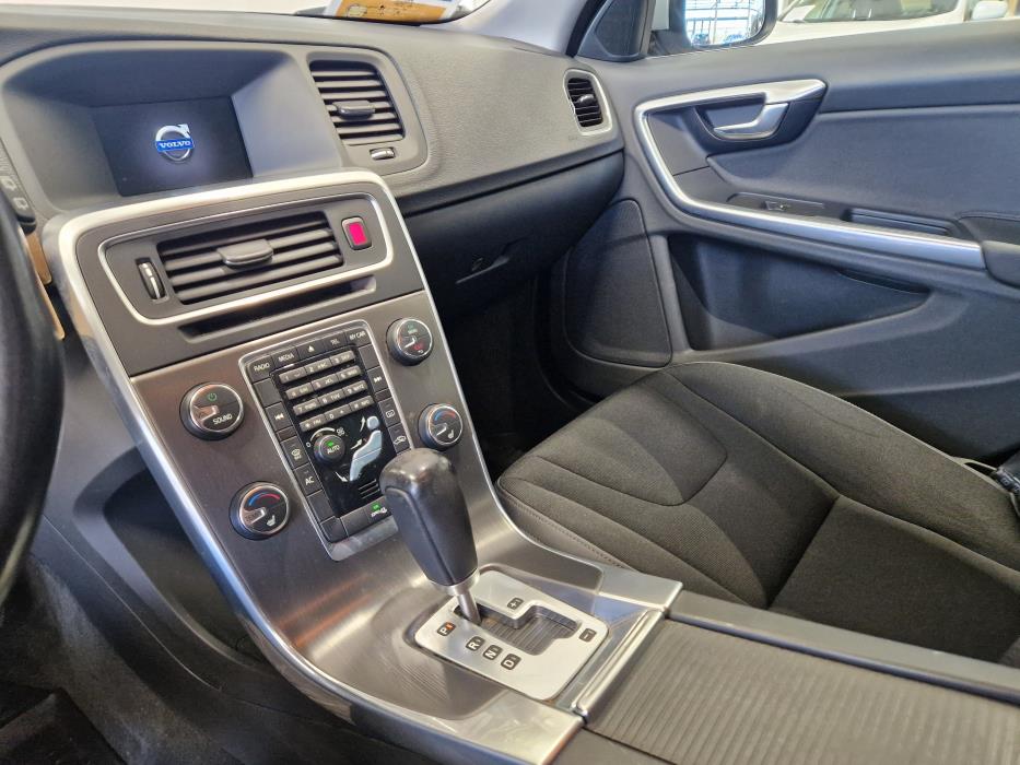 VOLVO V60 2011