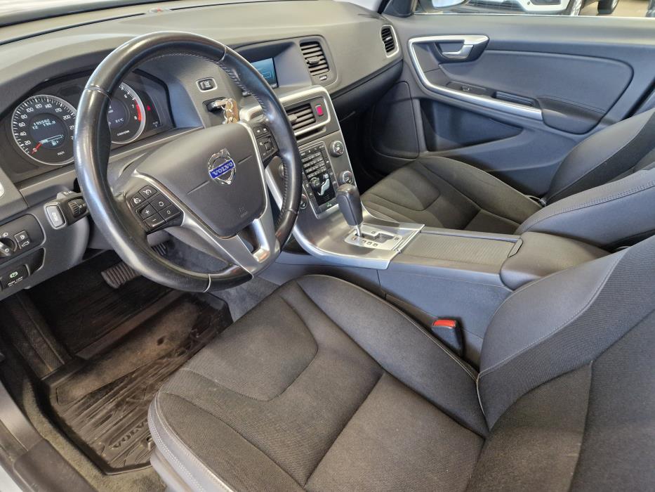 VOLVO V60 2011