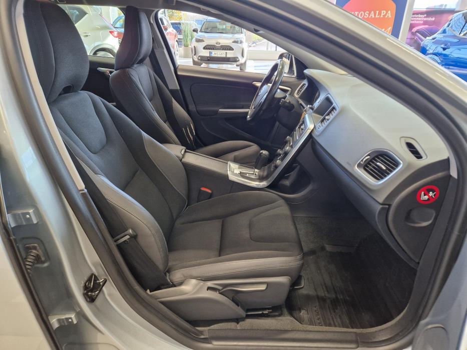 VOLVO V60 2011
