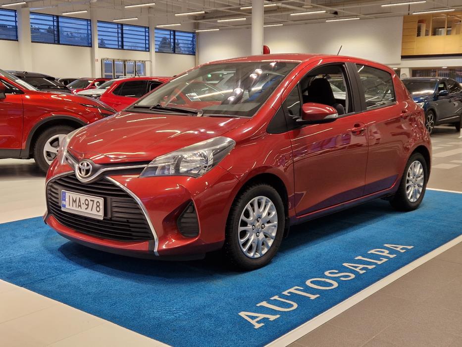 TOYOTA Yaris 2015