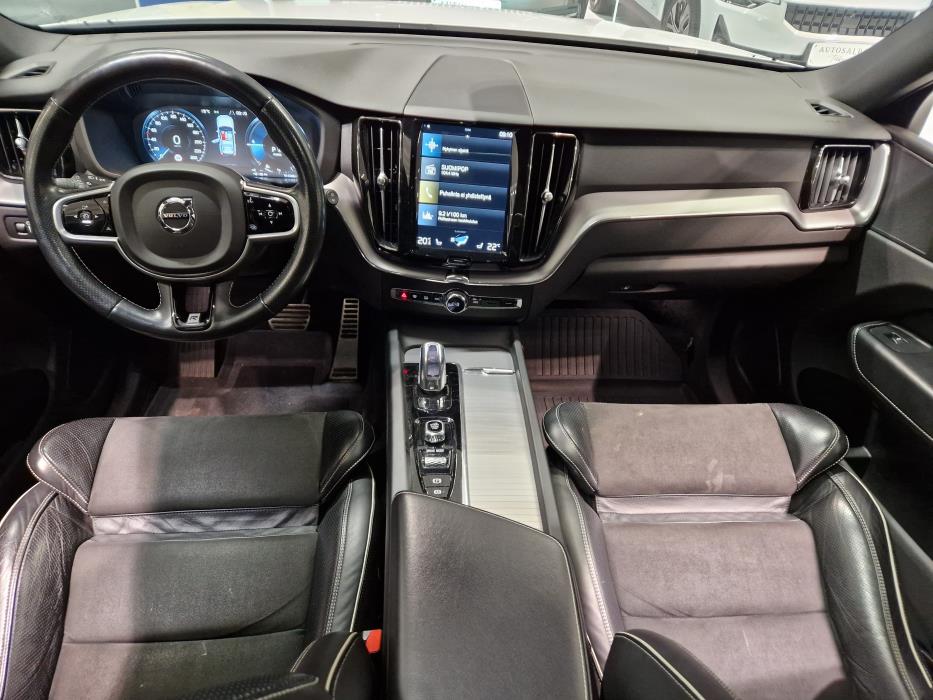 VOLVO XC60 2018