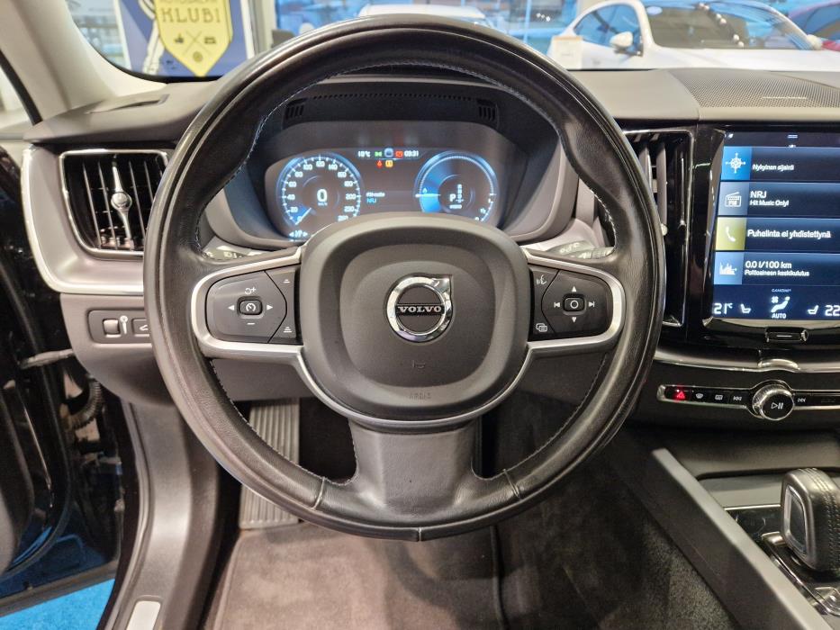 VOLVO XC60 2021