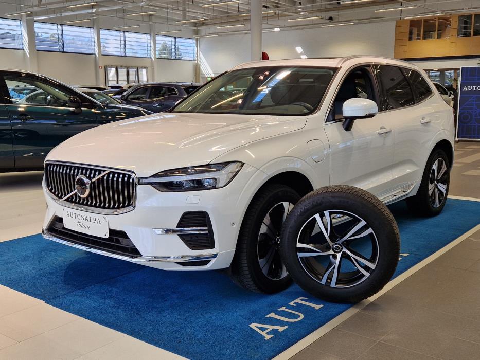 VOLVO XC60 2023