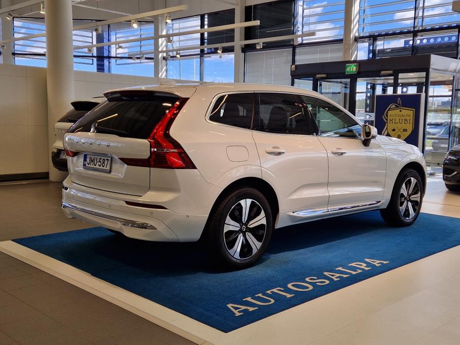 VOLVO XC60 2023
