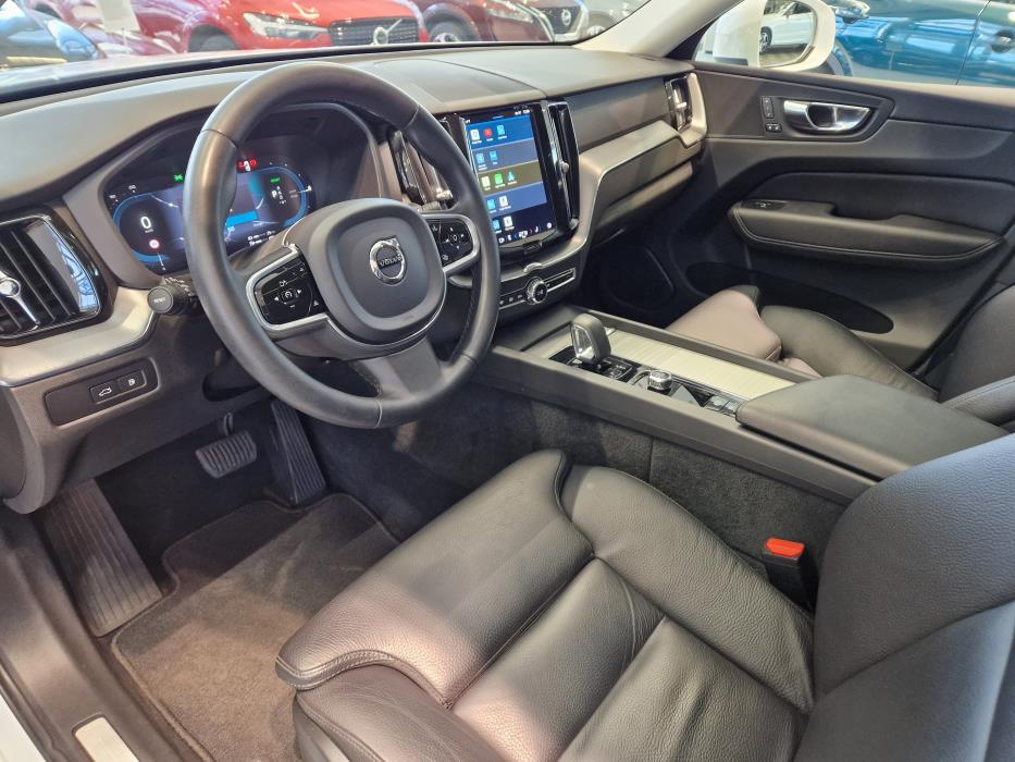 VOLVO XC60 2023