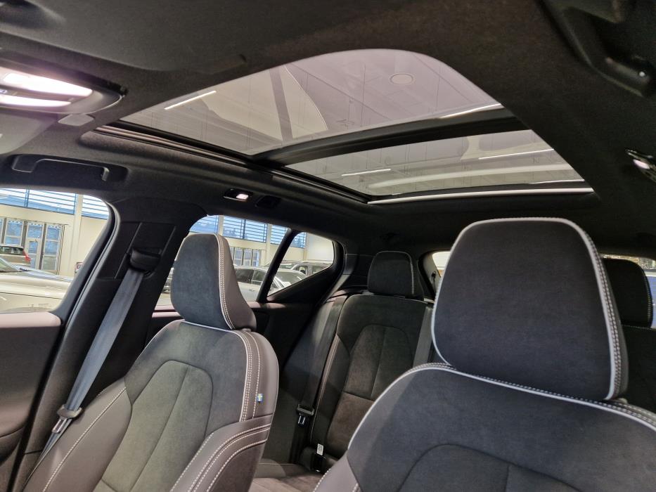 VOLVO EX40 2027