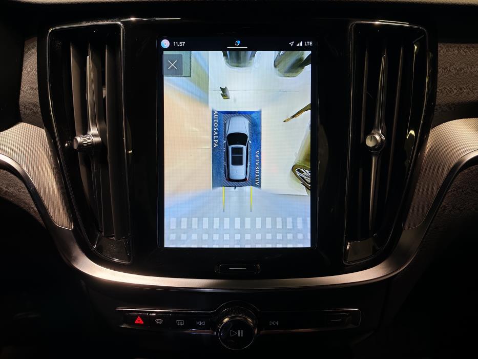 VOLVO V60 2024