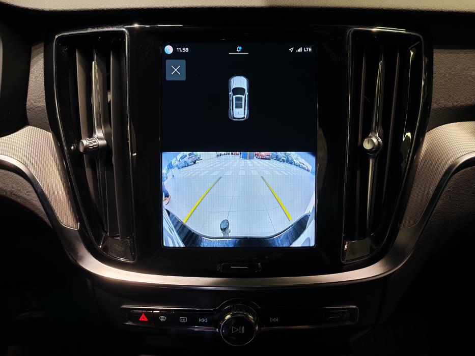 VOLVO V60 2024