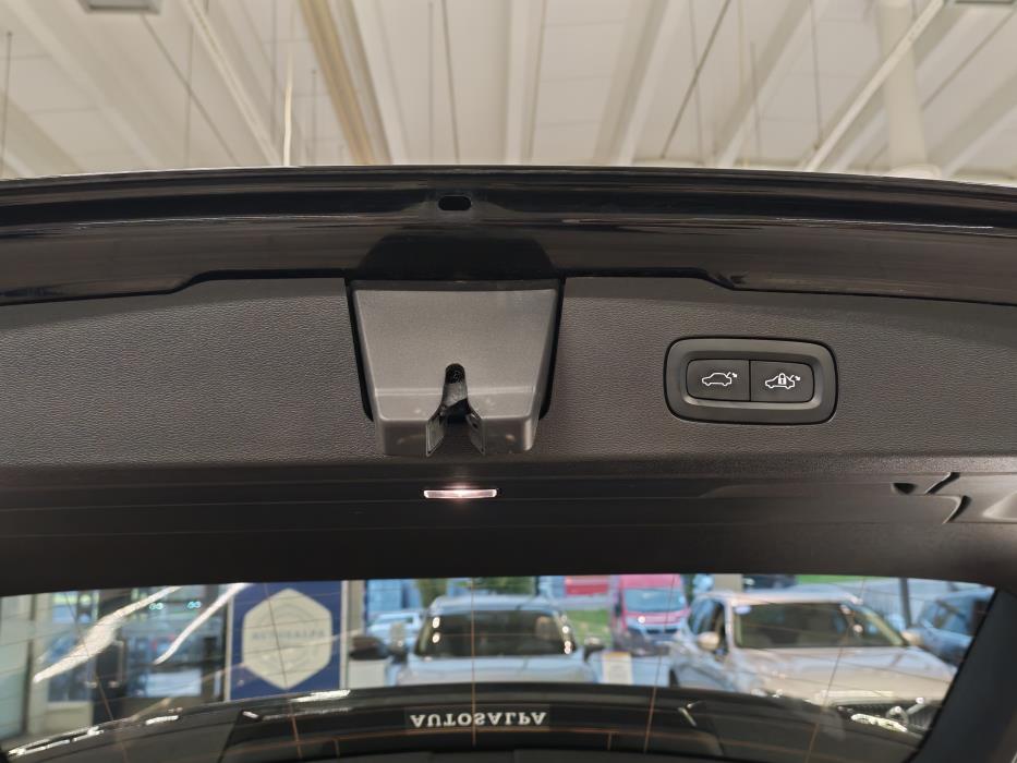 VOLVO V60 2024