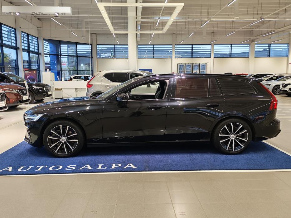 VOLVO V60 2024