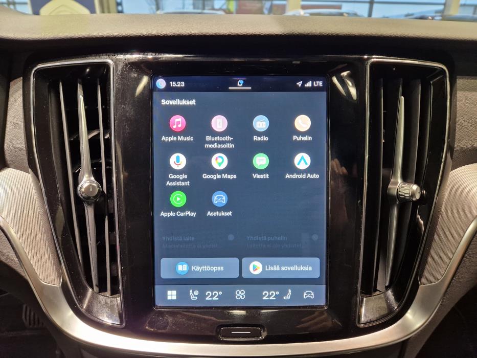 VOLVO V60 2024