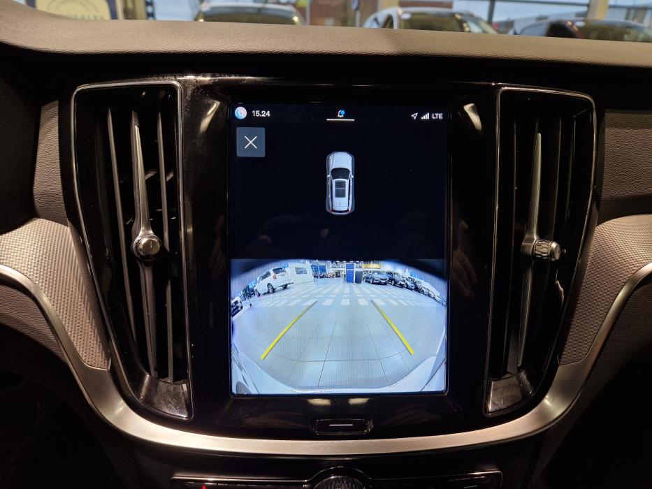 VOLVO V60 2024
