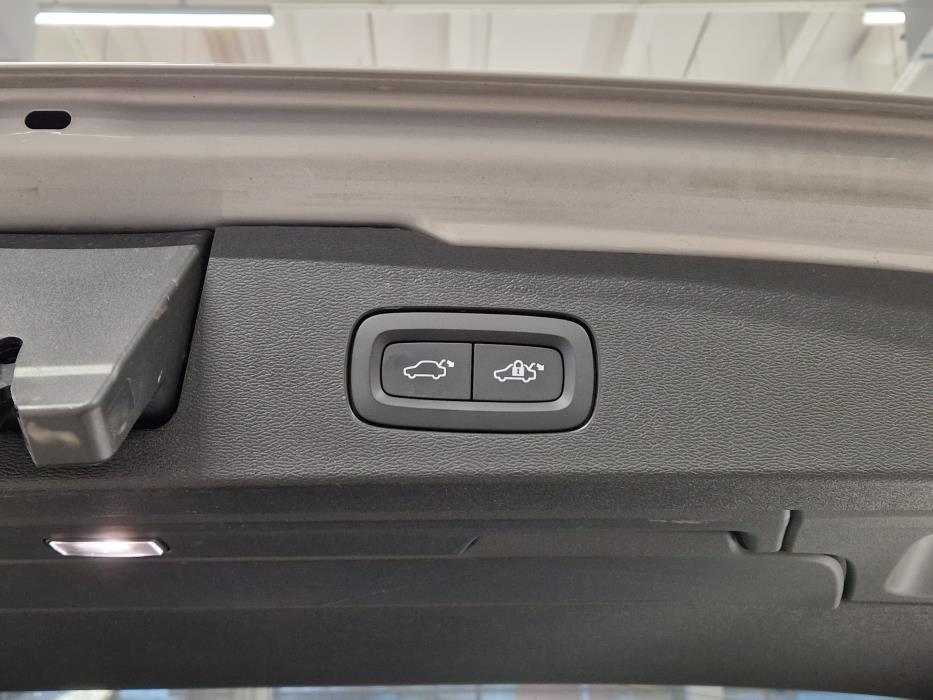 VOLVO V60 2024