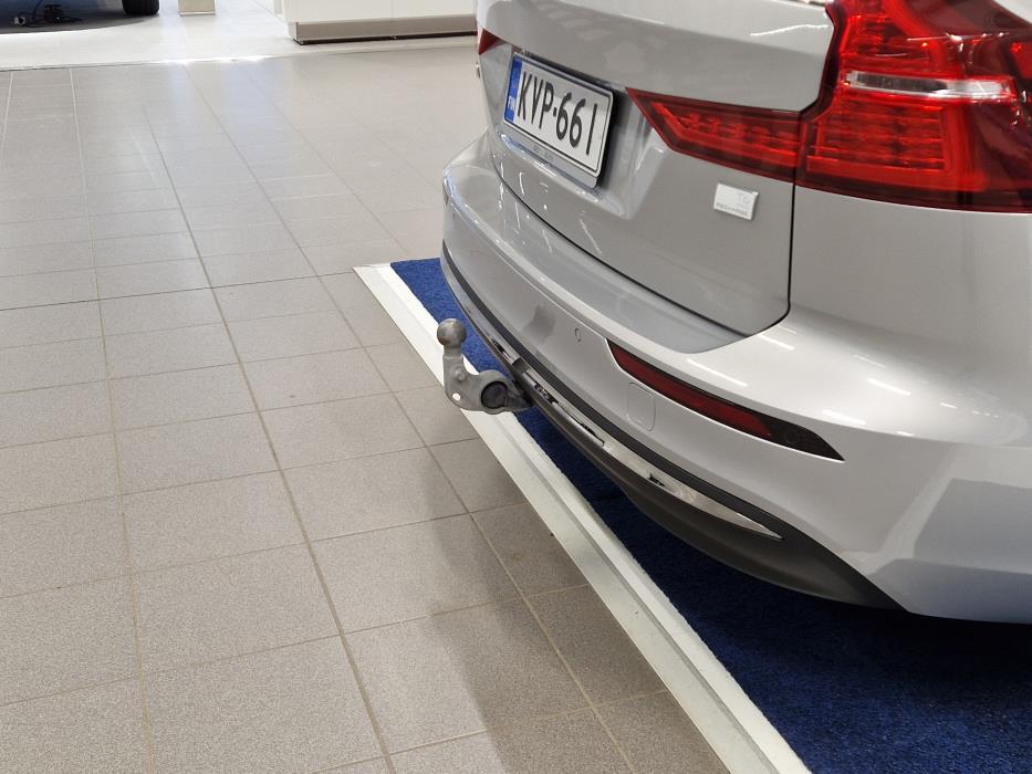 VOLVO V60 2024