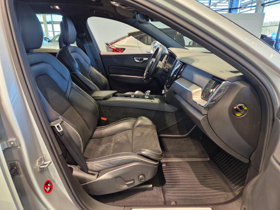 VOLVO XC60 2018