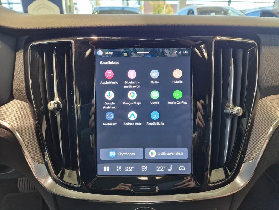 VOLVO V60 2024