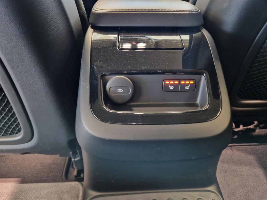 VOLVO V60 2024