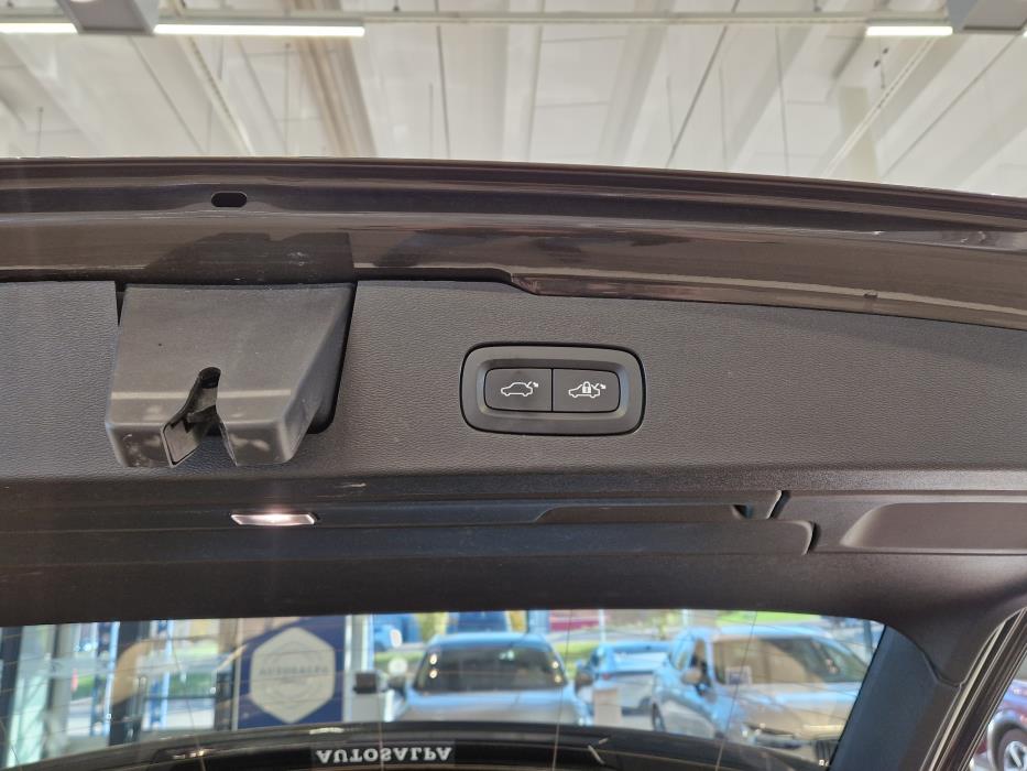 VOLVO V60 2024