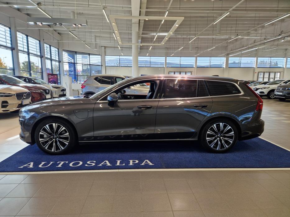 VOLVO V60 2024