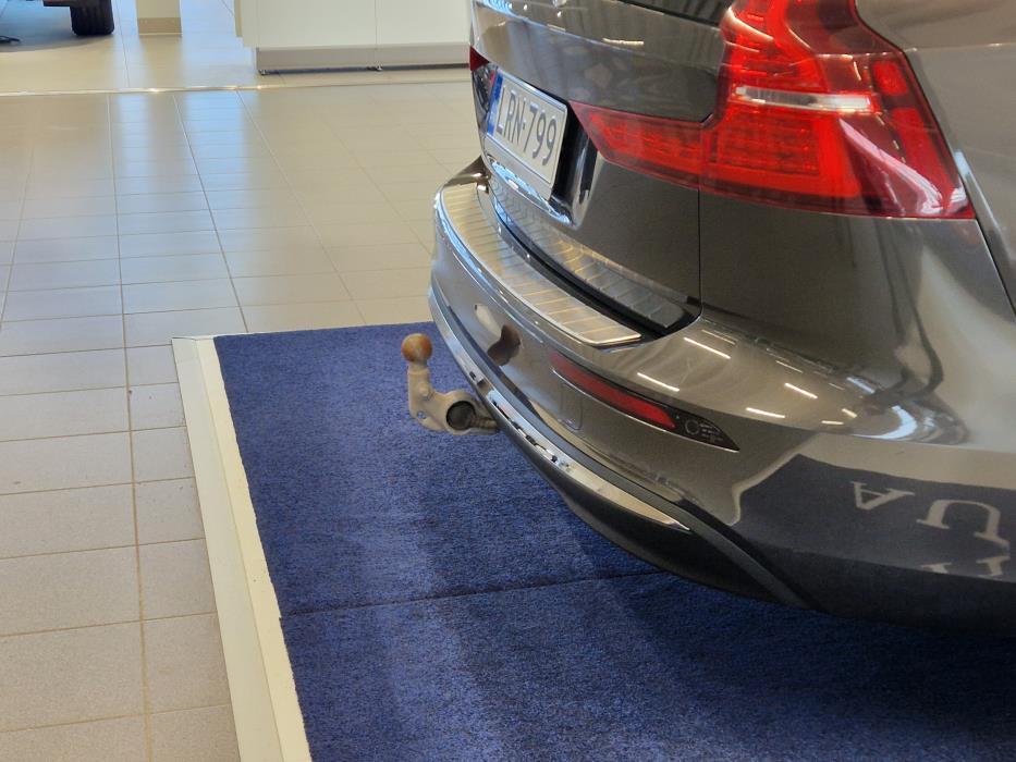 VOLVO V60 2024