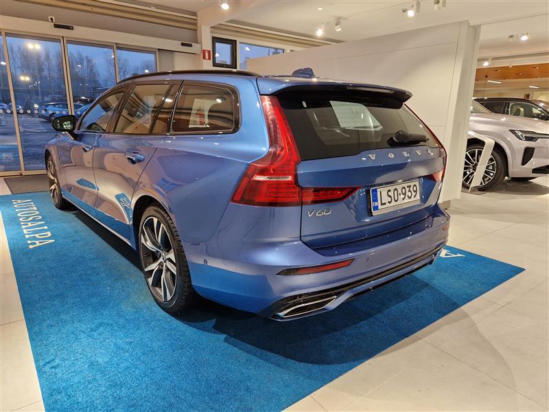 VOLVO V60 2021