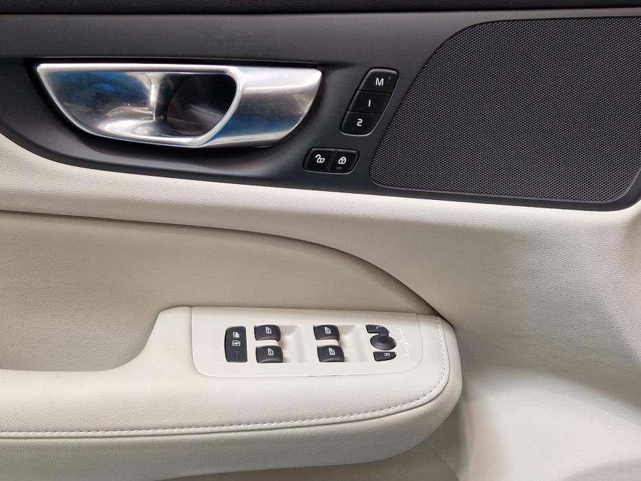 VOLVO V60 2023