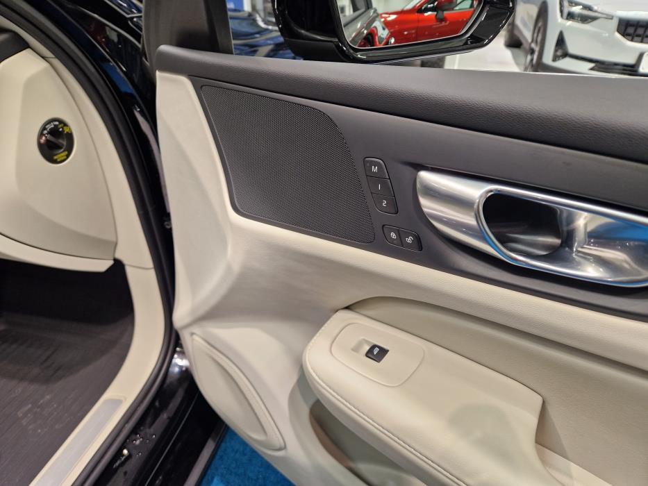 VOLVO V60 2023