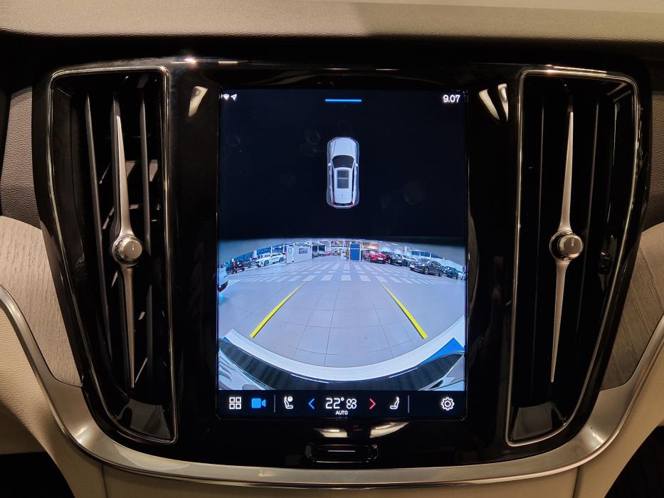VOLVO V60 2023
