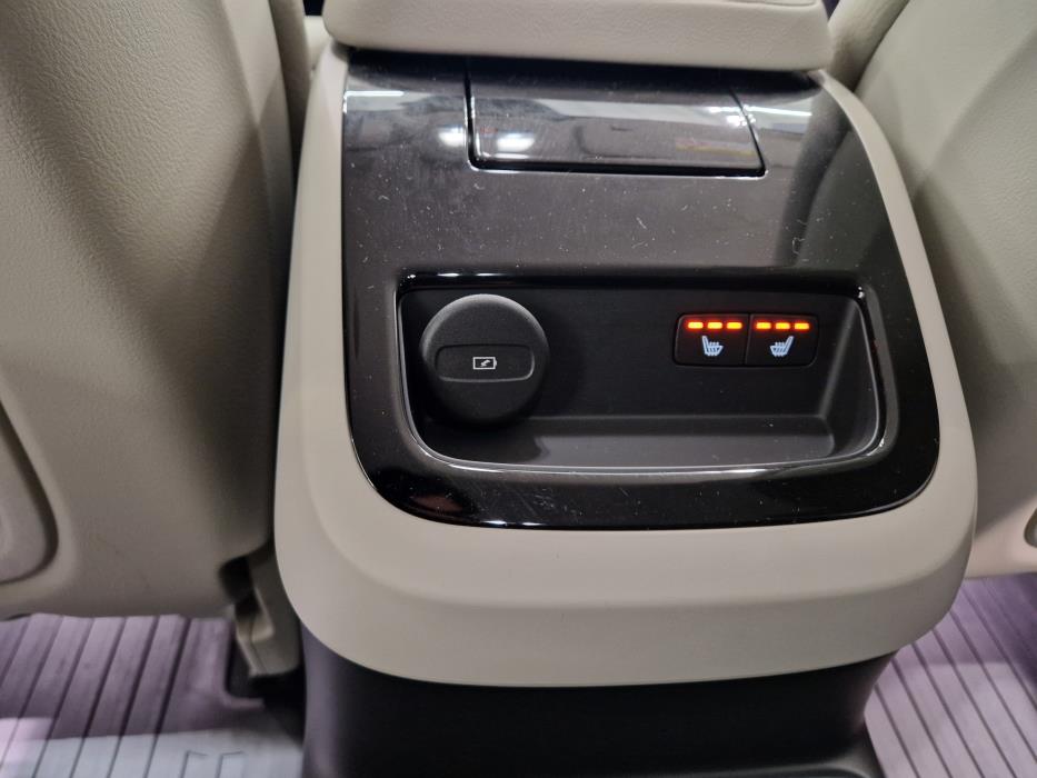 VOLVO V60 2023