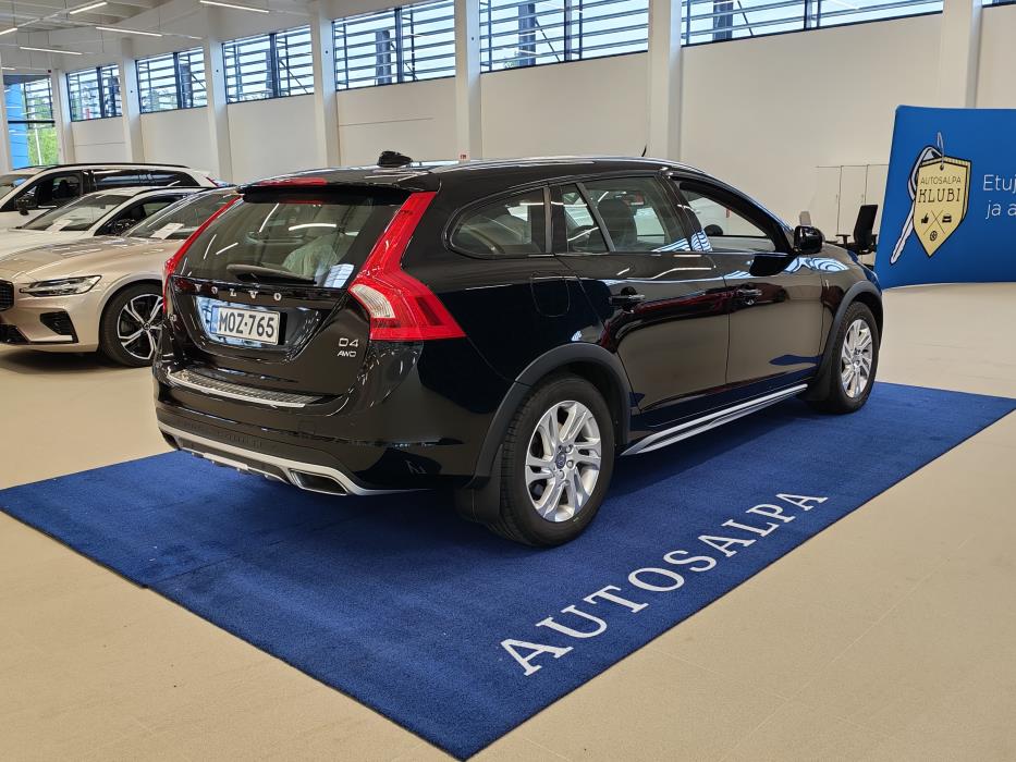VOLVO V60 Cross Country 2016