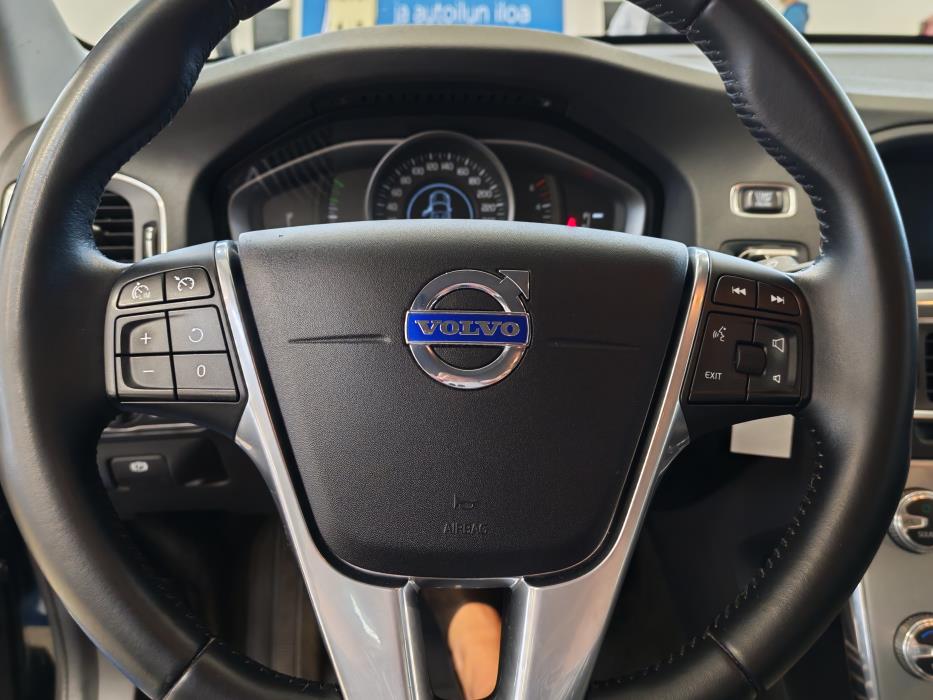 VOLVO V60 Cross Country 2016