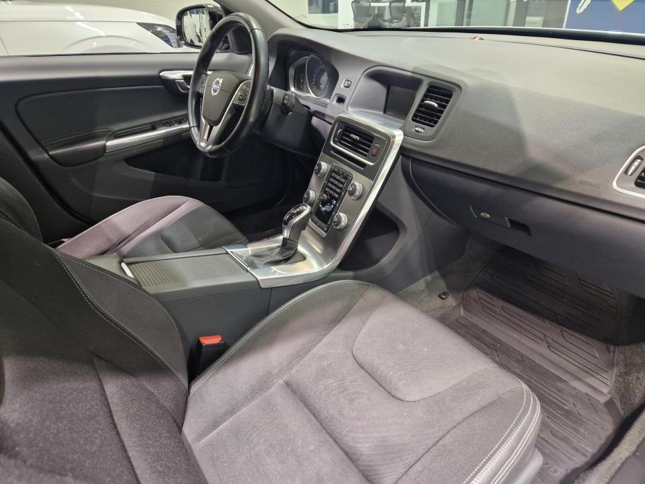 VOLVO V60 Cross Country 2016