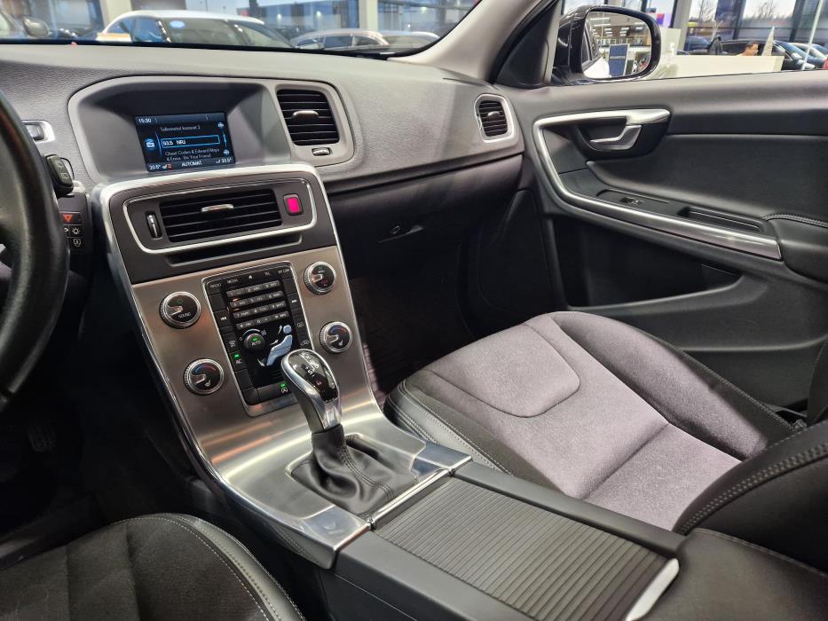 VOLVO V60 Cross Country 2016