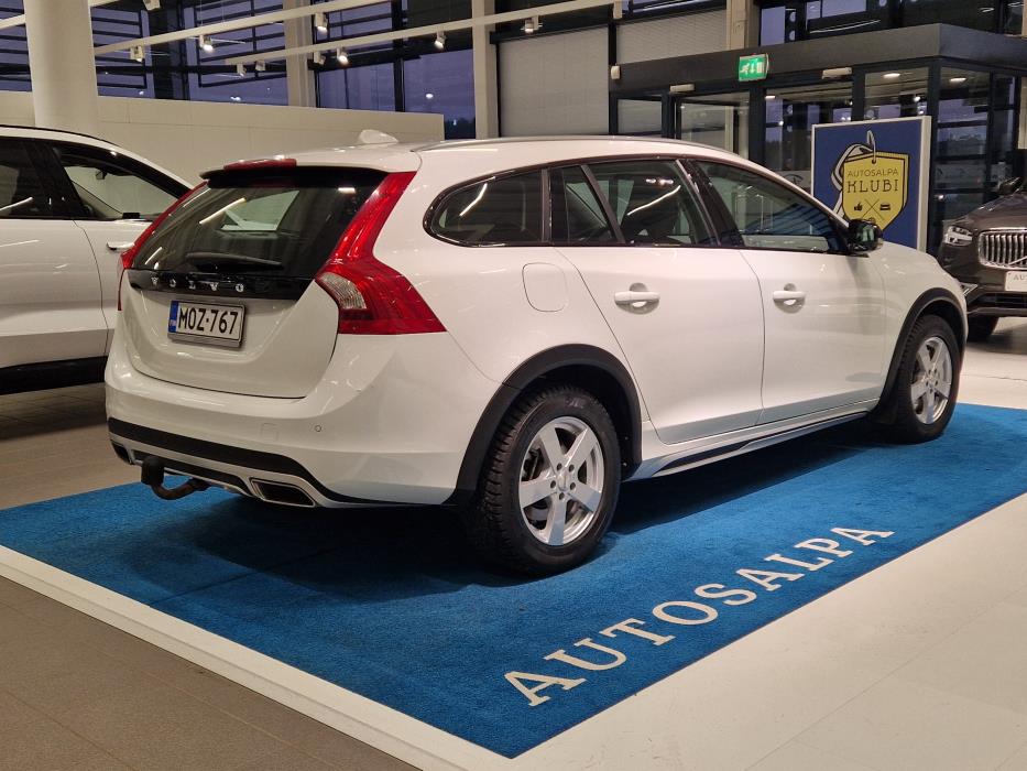 VOLVO V60 Cross Country 2016
