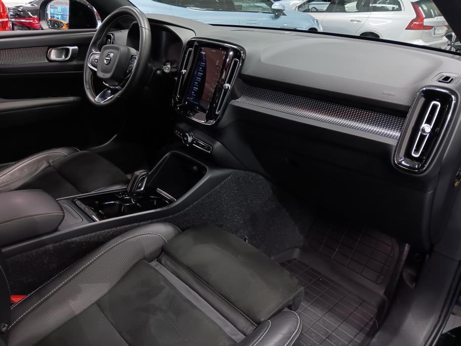 VOLVO XC40 2021