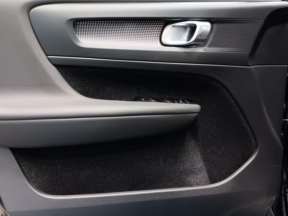 VOLVO XC40 2021
