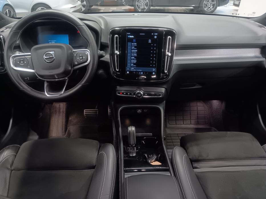 VOLVO XC40 2021