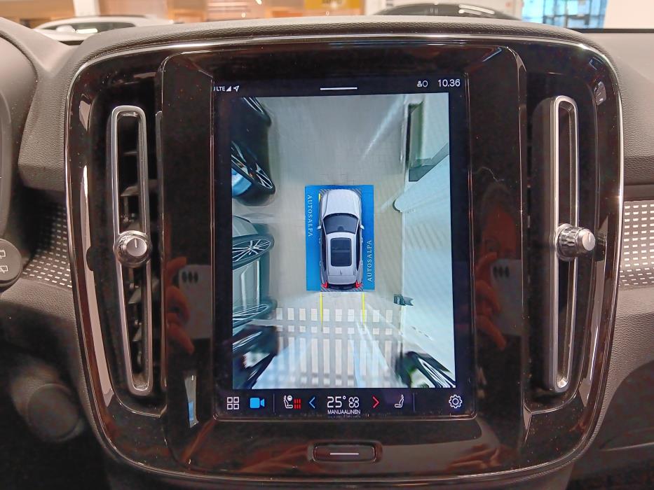 VOLVO XC40 2021