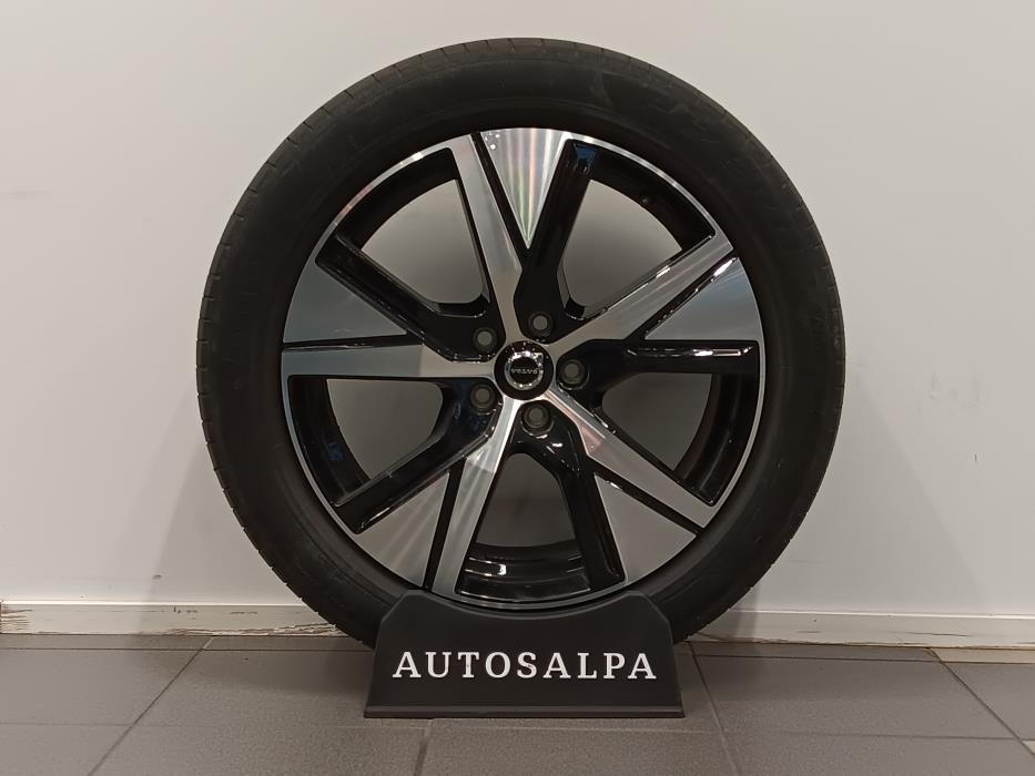 VOLVO XC40 2021