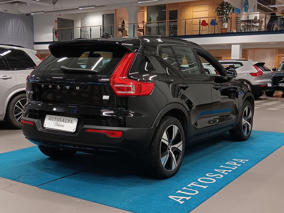 VOLVO XC40 2021