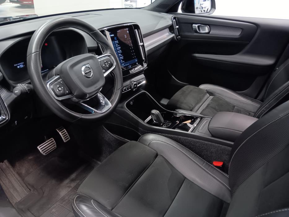 VOLVO XC40 2021