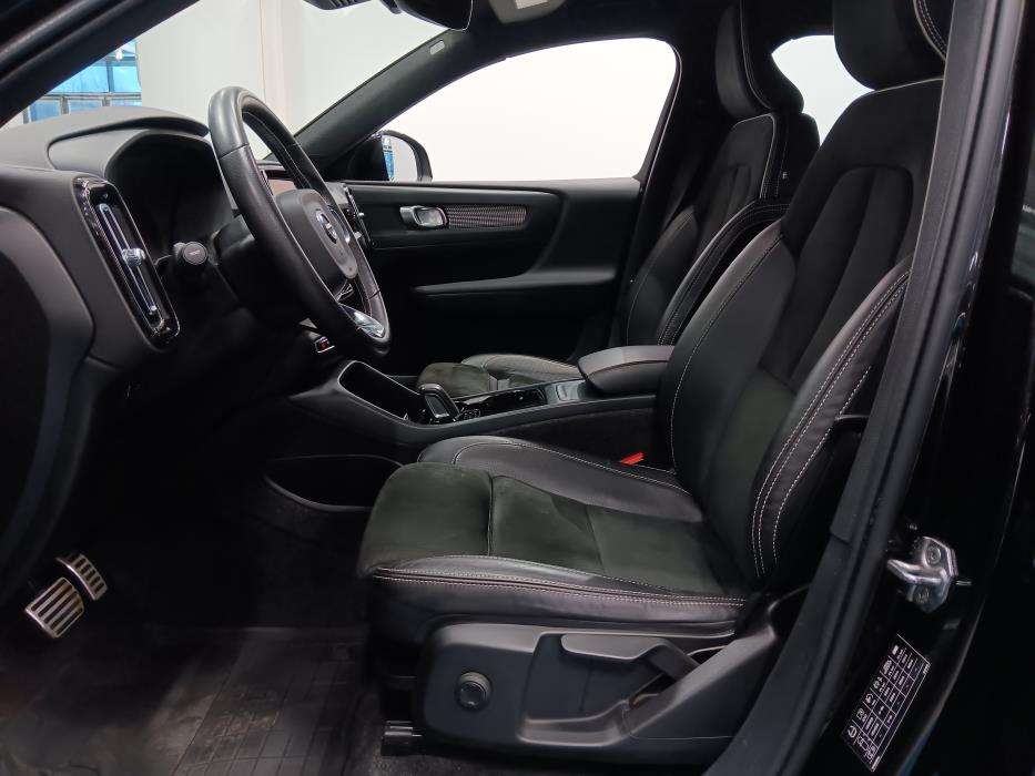 VOLVO XC40 2021