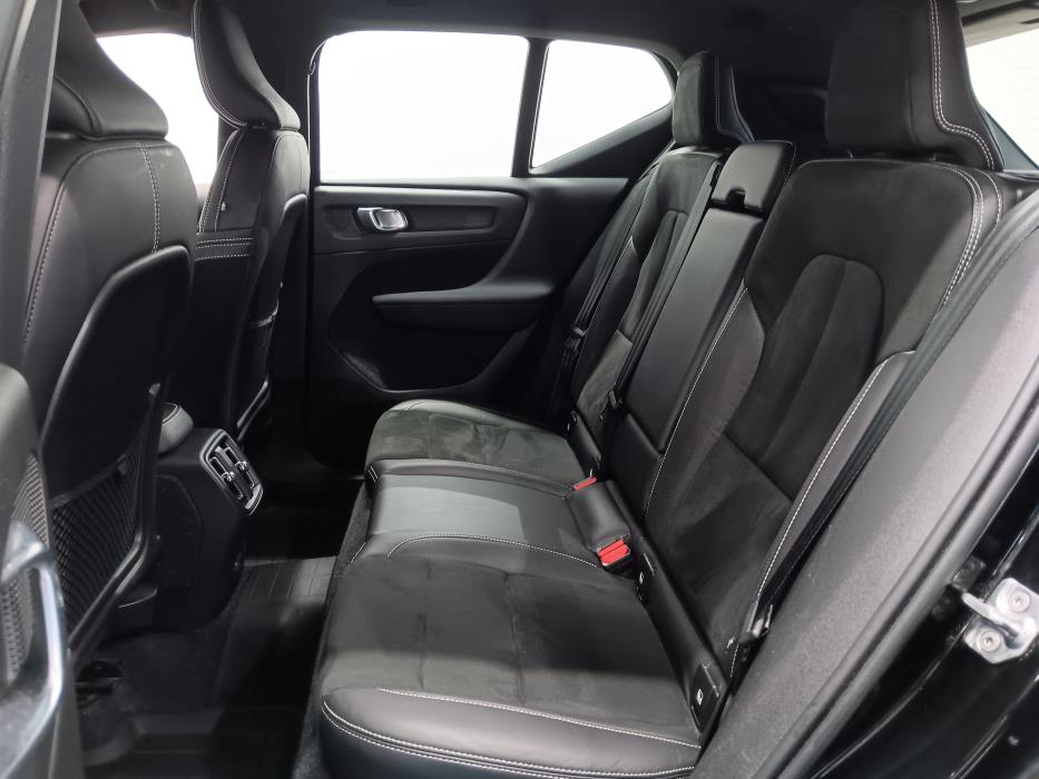 VOLVO XC40 2021