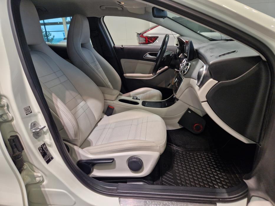 MERCEDES-BENZ GLA 2016