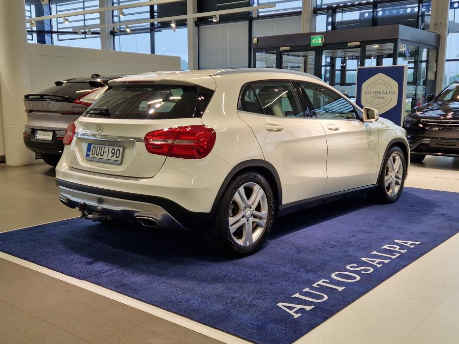 MERCEDES-BENZ GLA 2016