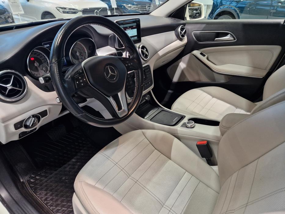 MERCEDES-BENZ GLA 2016
