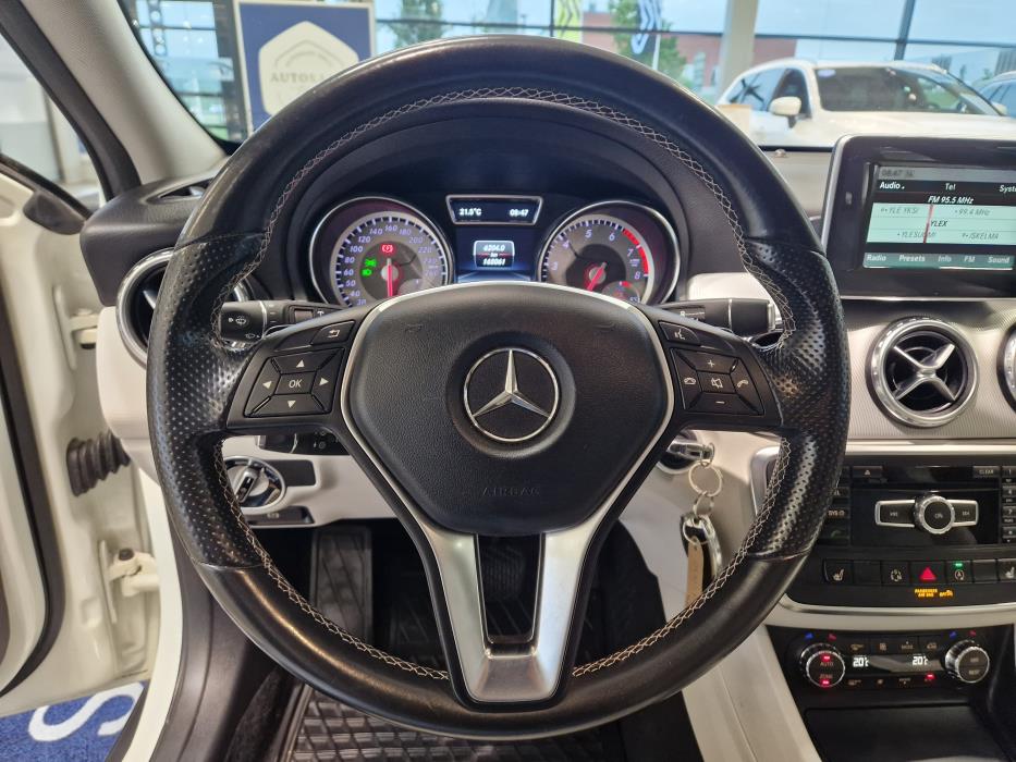 MERCEDES-BENZ GLA 2016