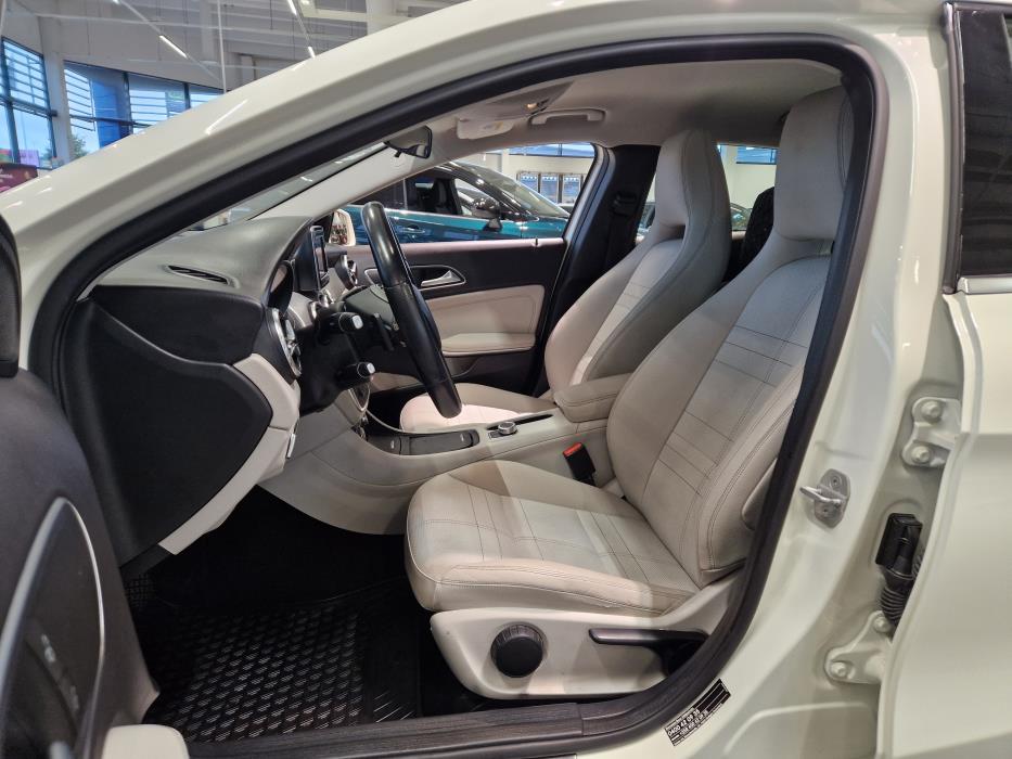 MERCEDES-BENZ GLA 2016