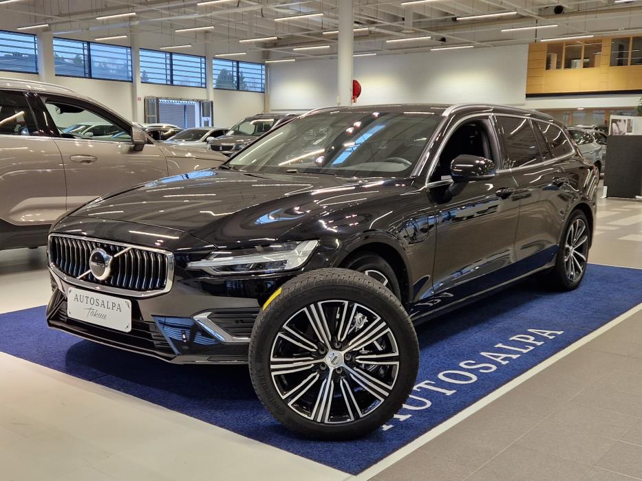 VOLVO V60 2024