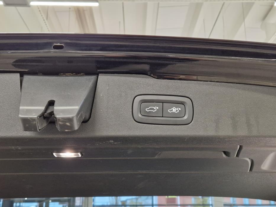 VOLVO V60 2024